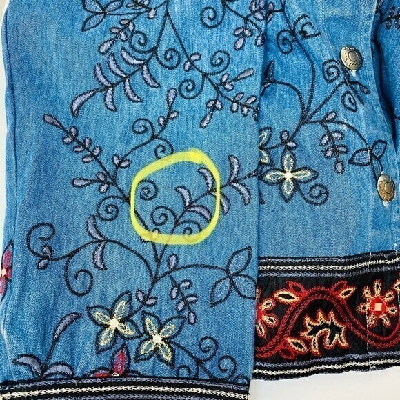 Chico’s Vintage Embroidered Denim Jacket, Western Style,‎ Size 1, Blue Floral* - Picture 9 of 10